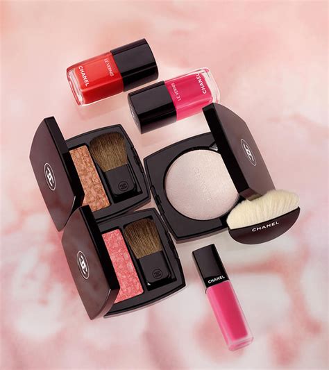 chanel le blanc 2019 makeup collection release date usa|CHANEL Le Blanc 2019 Makeup collection .